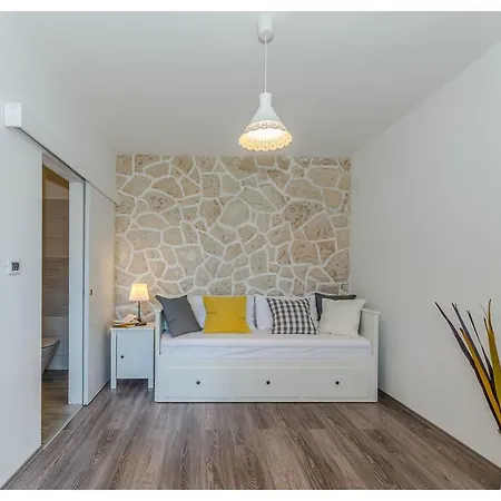 Aprtment Close To Center Задар